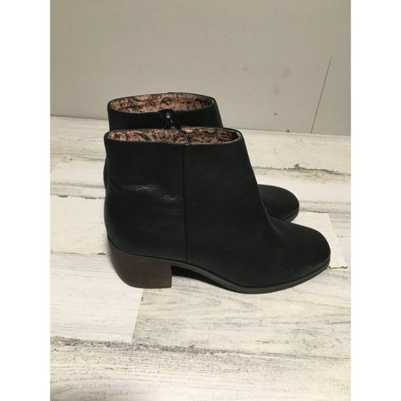 Lucky Brand woman’s black zip ankle boots size 7 - Picture 2 of 6
